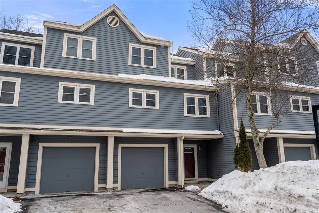 Photo of Unit 21 at 21 Oak Leaf Way