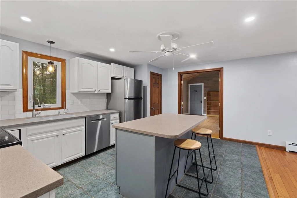 Photo of 106 Converse Dr