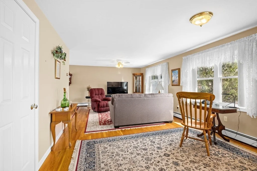 Photo of 8 Mayfair Circle