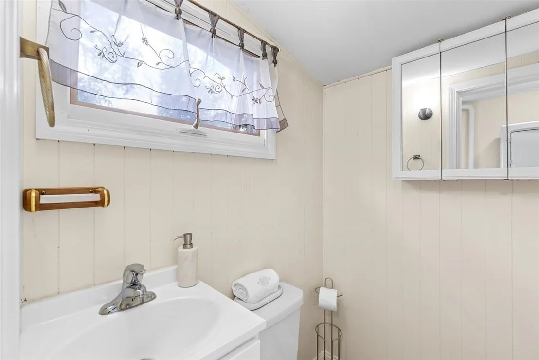 Photo of 18 Fales Road