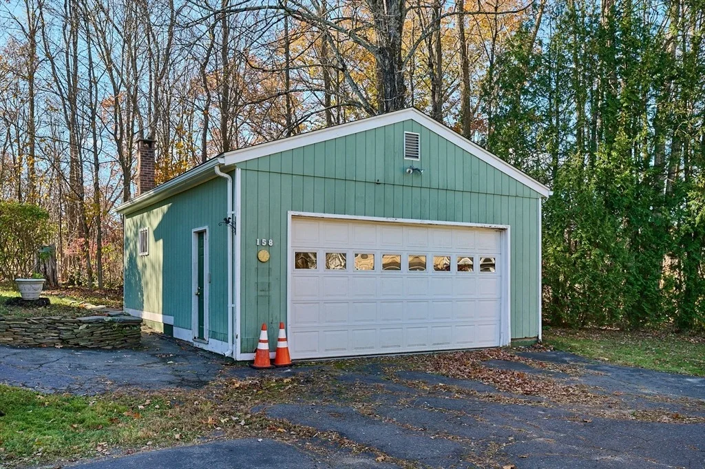 Photo of 158 Main St