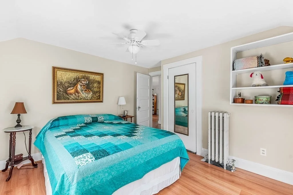 Photo of 28 East Riverside Drive
