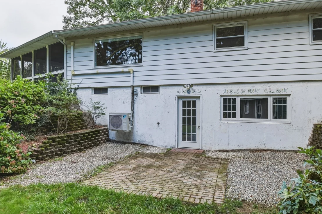 Photo of 34 Skyridge Ln