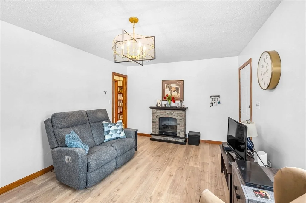 Photo of 365 Maple Rd