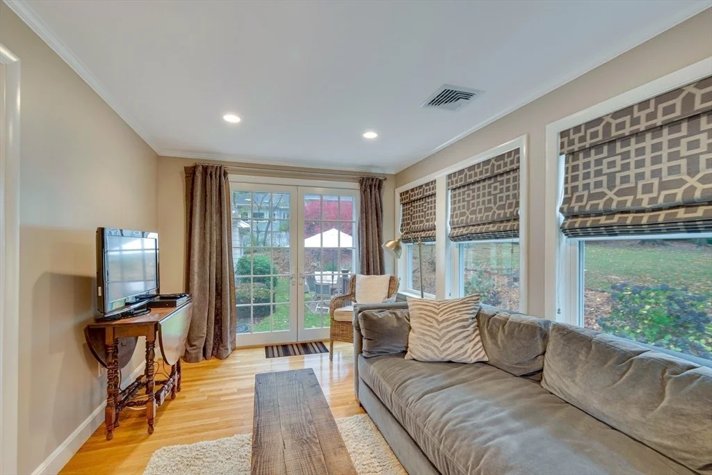 Photo of 29 Pilgrim Dr