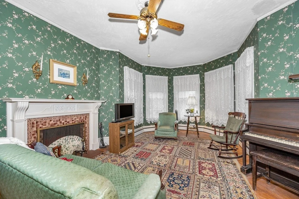 Photo of 82 Lincoln Ave
