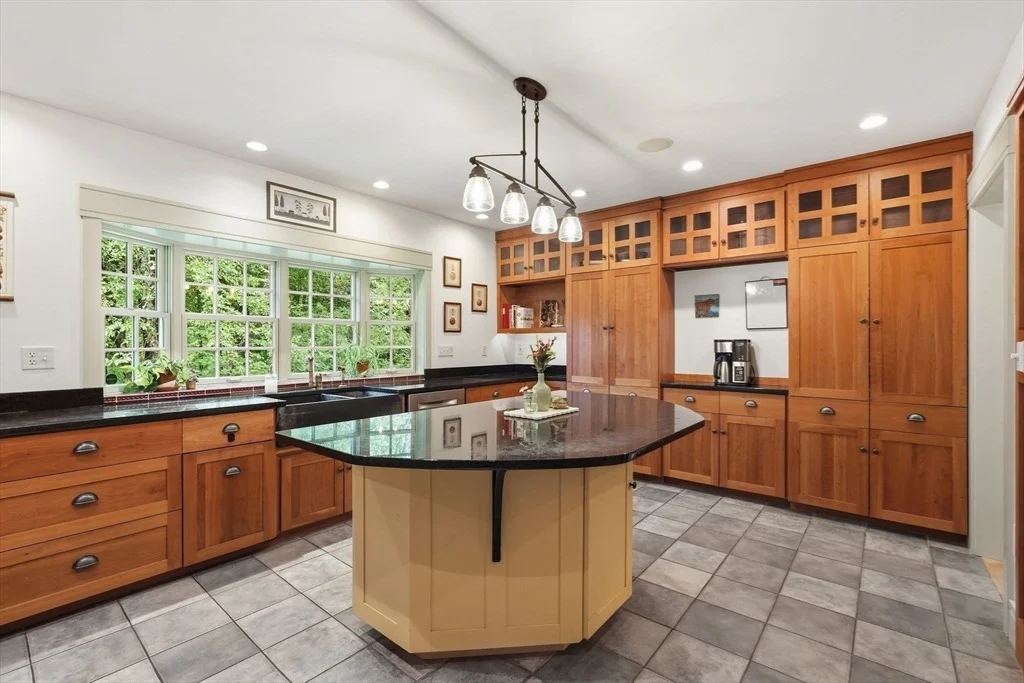 Photo of 18 Eveningstar Dr