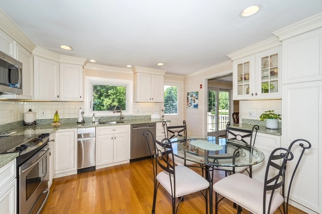 Photo of 9 Riverbend Dr