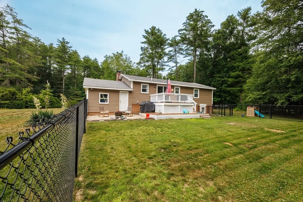 Photo of 142 Squannacook Rd