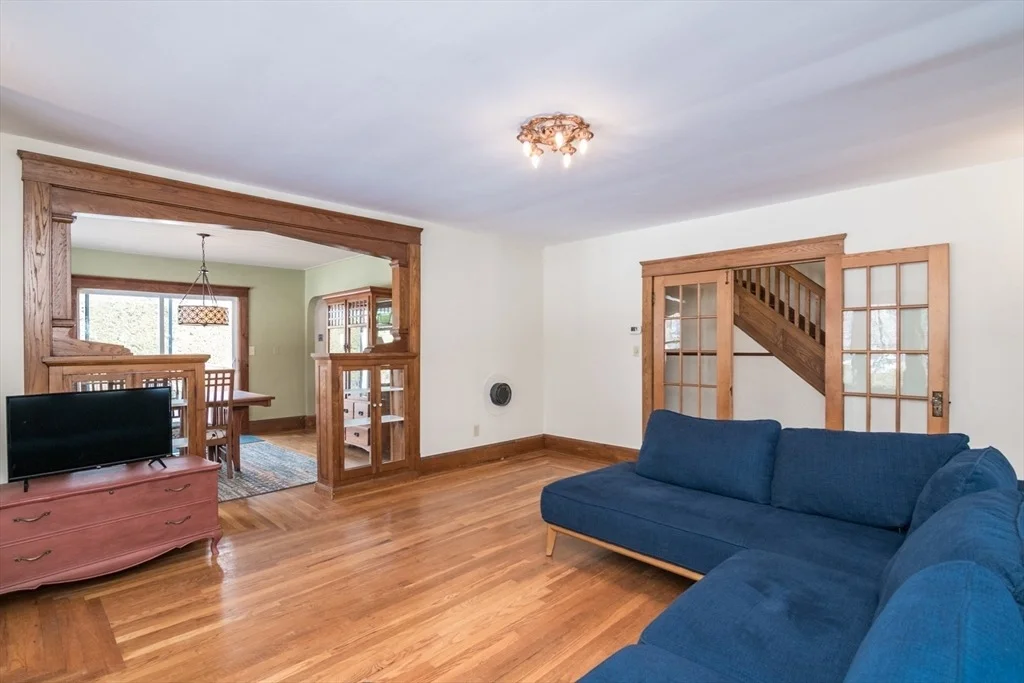 Photo of 2 Oak St