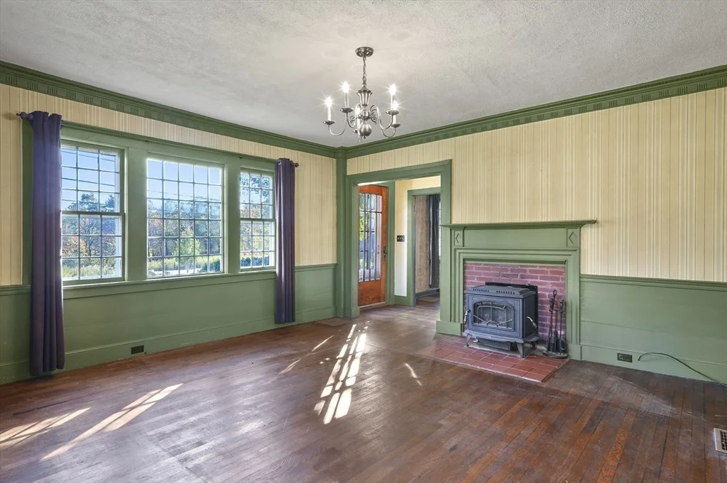 Photo of 216 Brookfield Rd