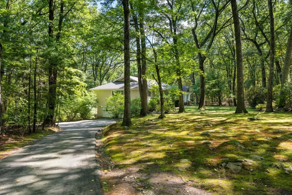 Photo of 80 Doublet Hill Rd