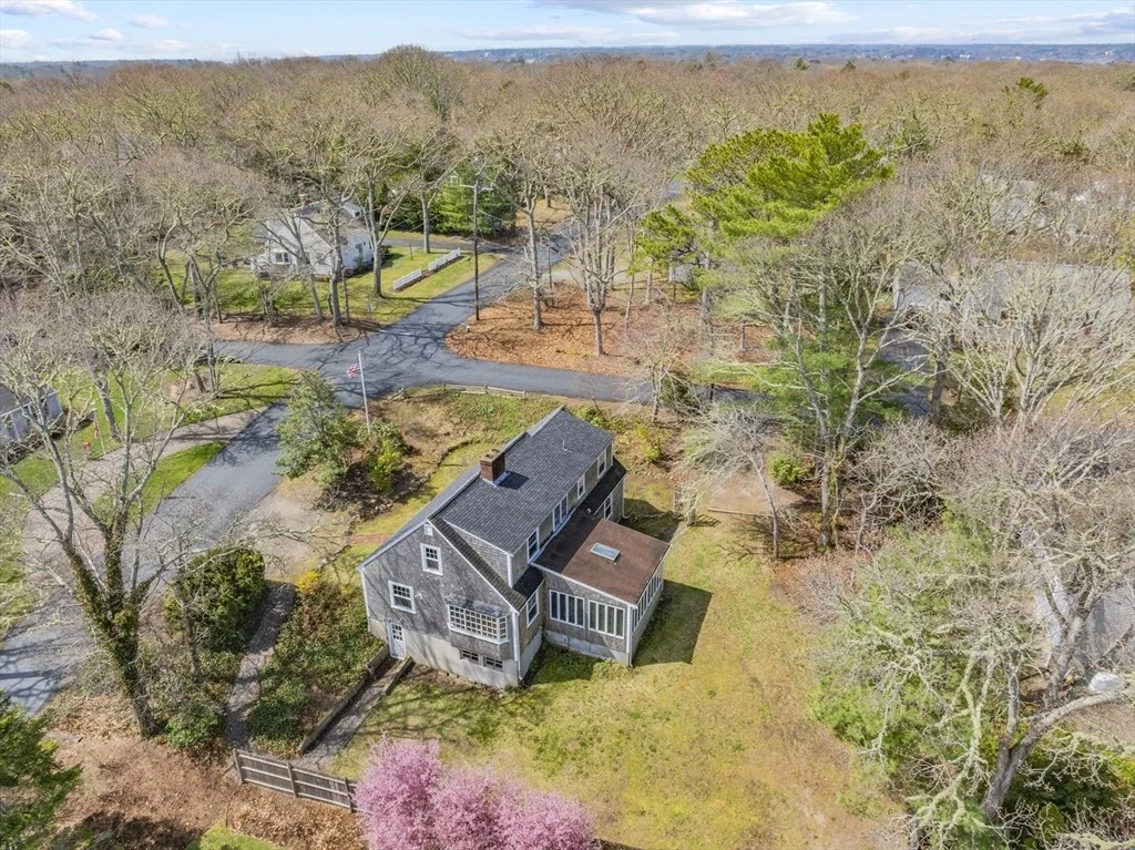 Photo of 42 Oak Ln
