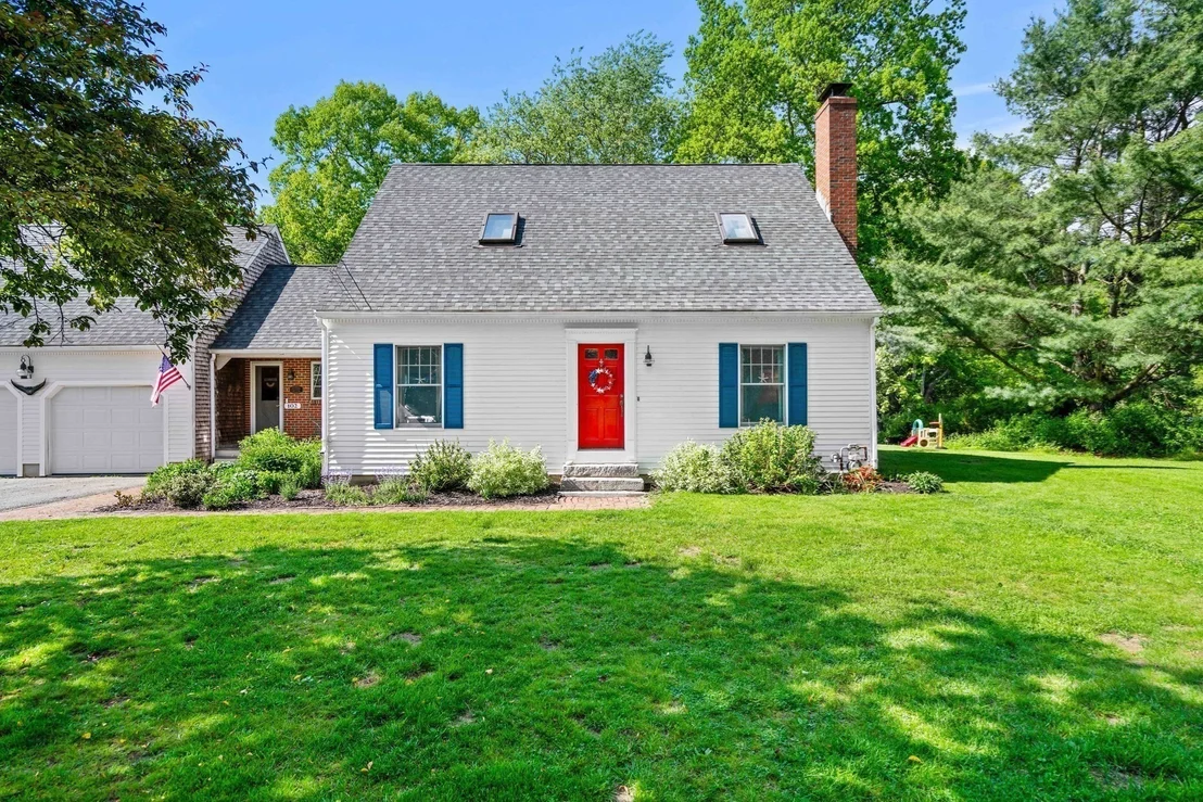 Photo of 102 Elm St