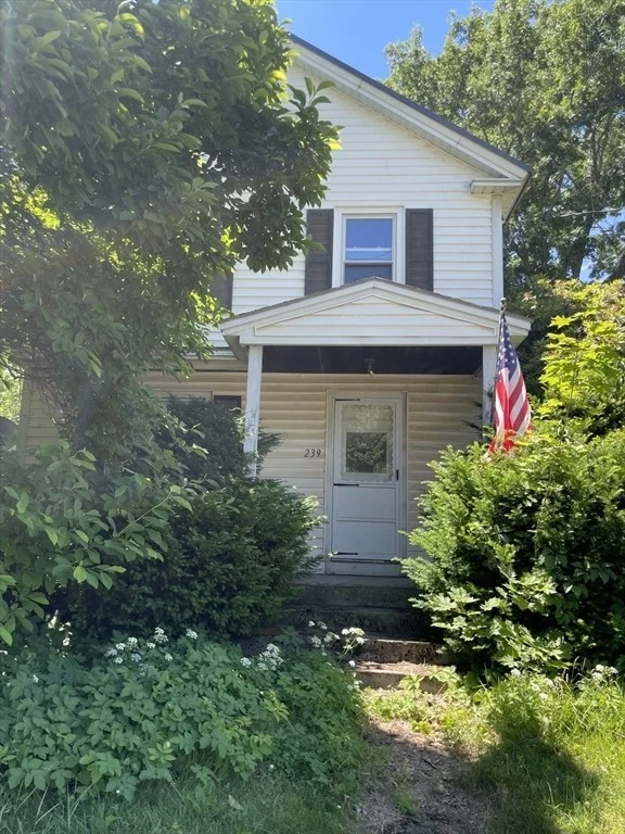 Photo of 239 River Road