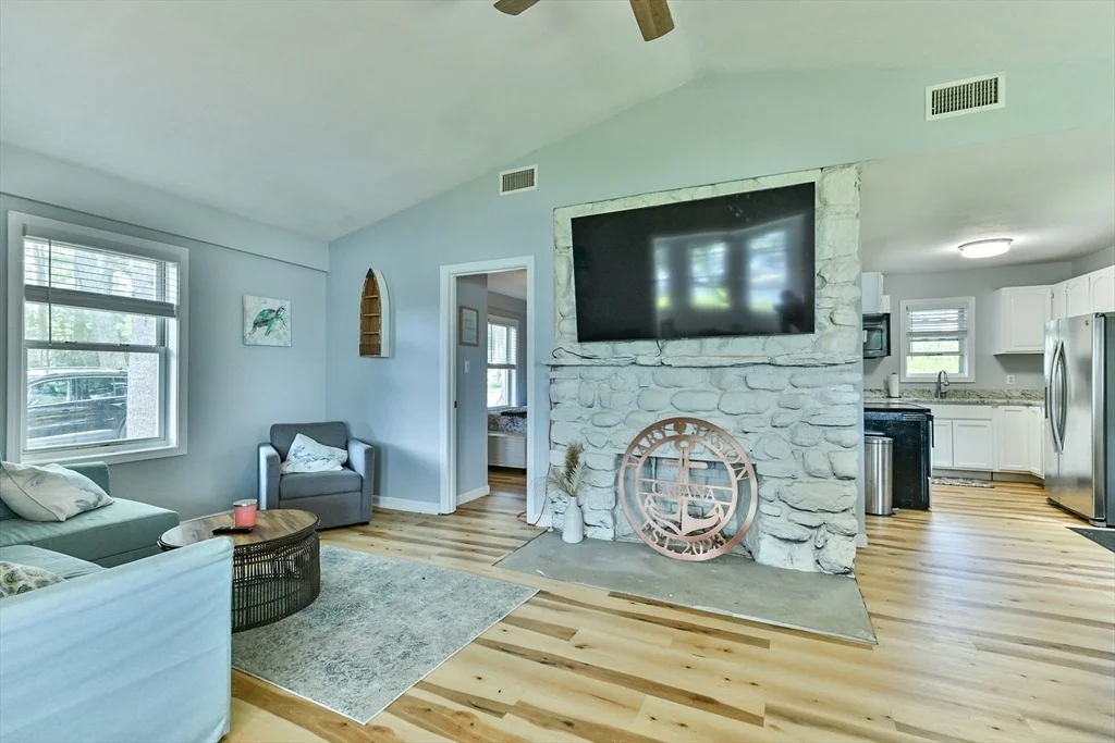Photo of 23 Lakeview Rd.