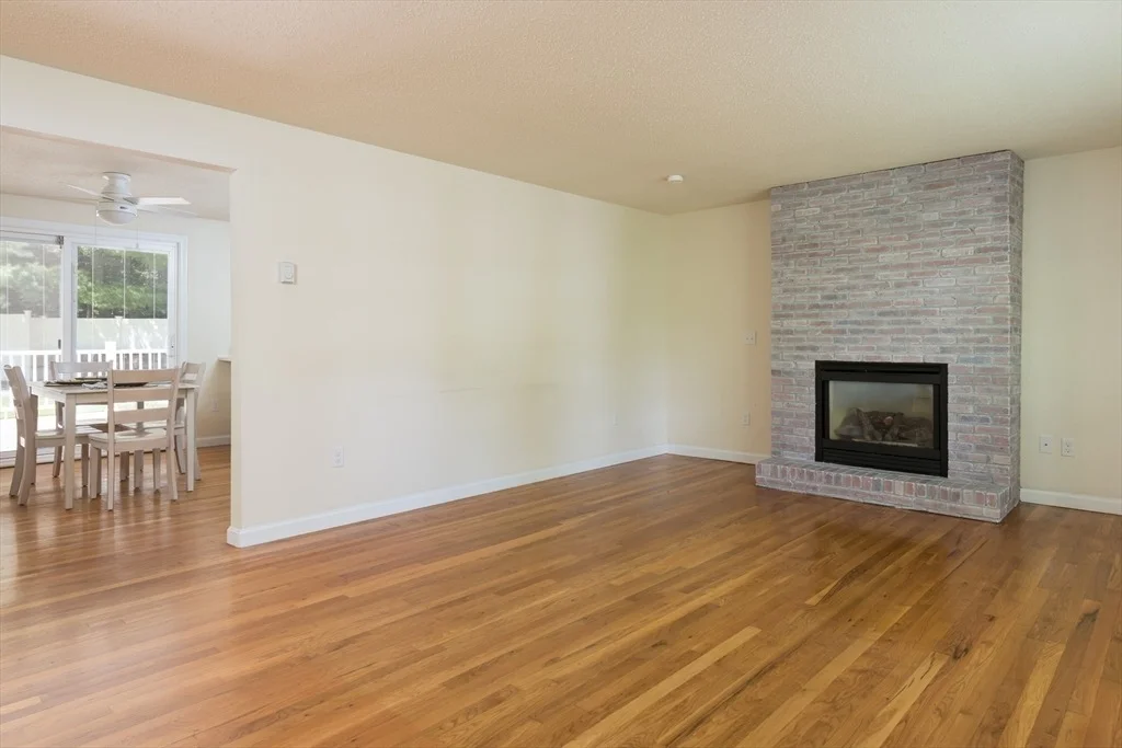 Photo of 35 Sharon Cir