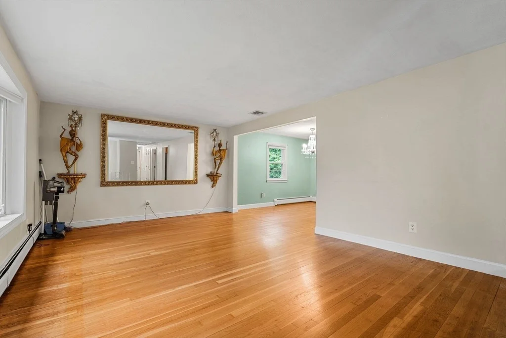 Photo of 15 Stanford Dr