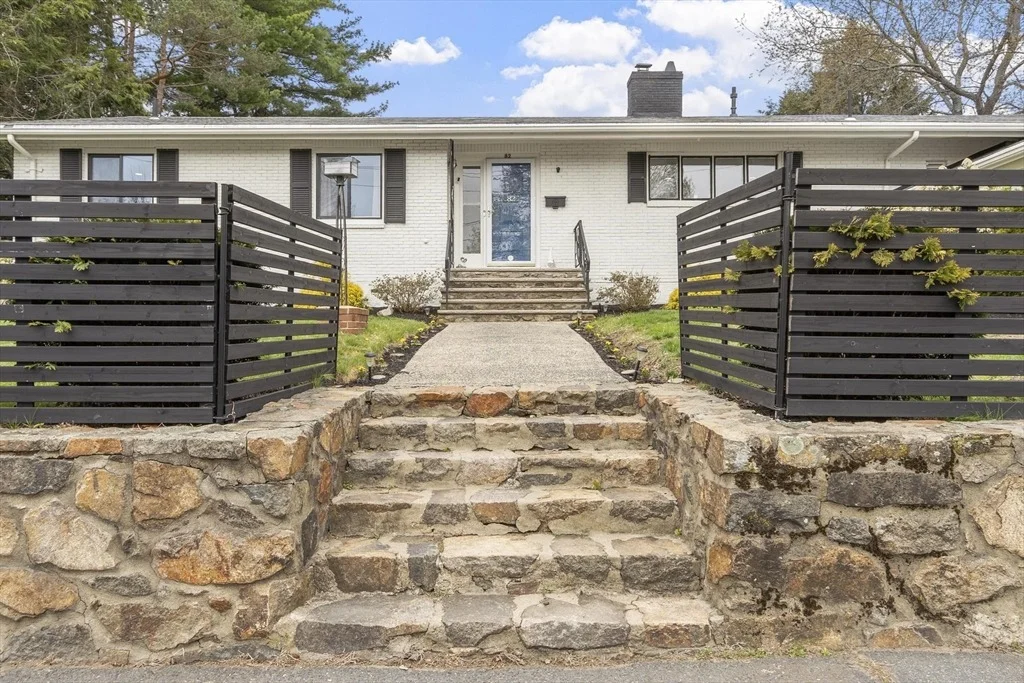 Photo of 82 Cornell Rd