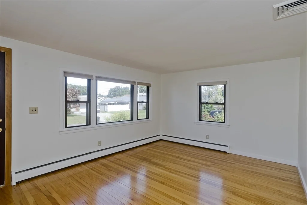 Photo of 25 Andover Rd