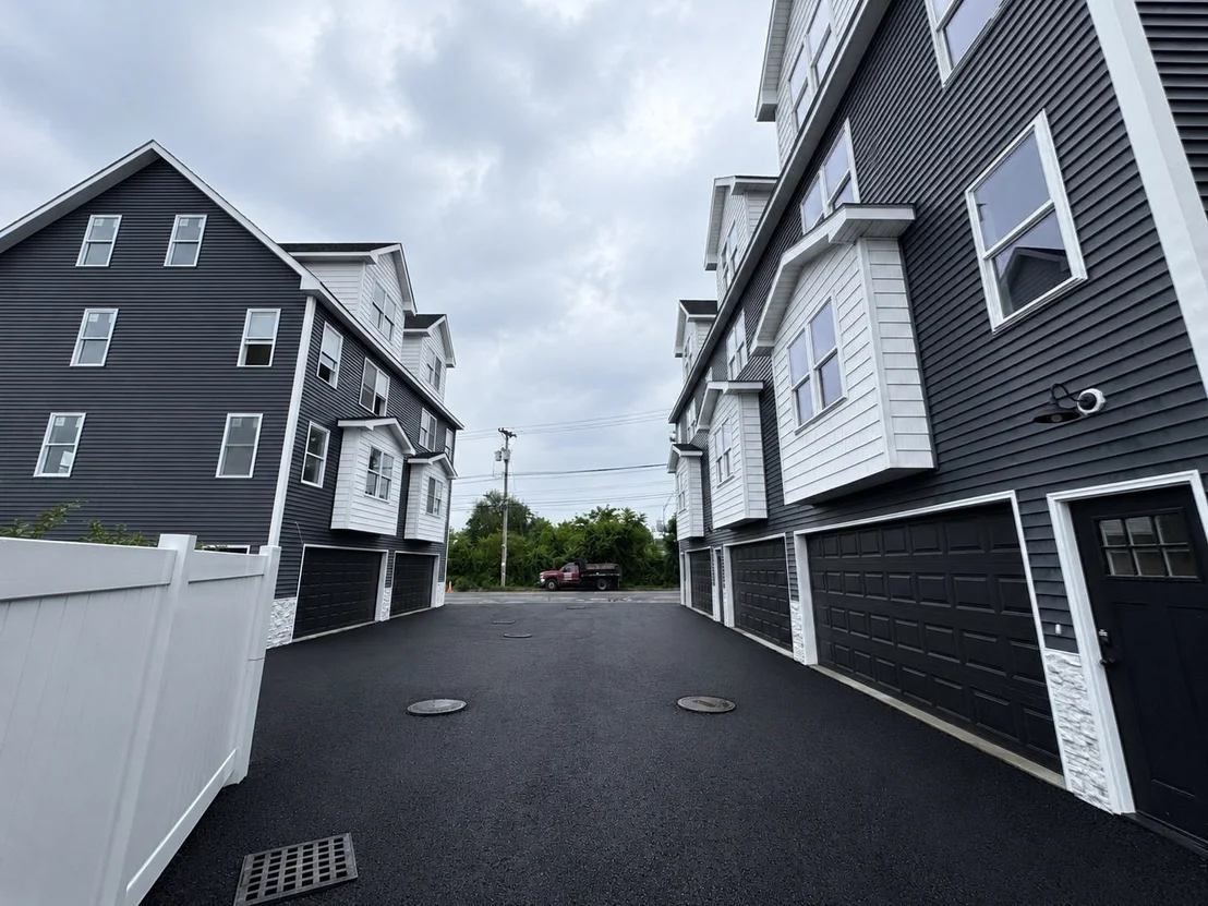 Photo of Unit 02 at 562 Gorham Street