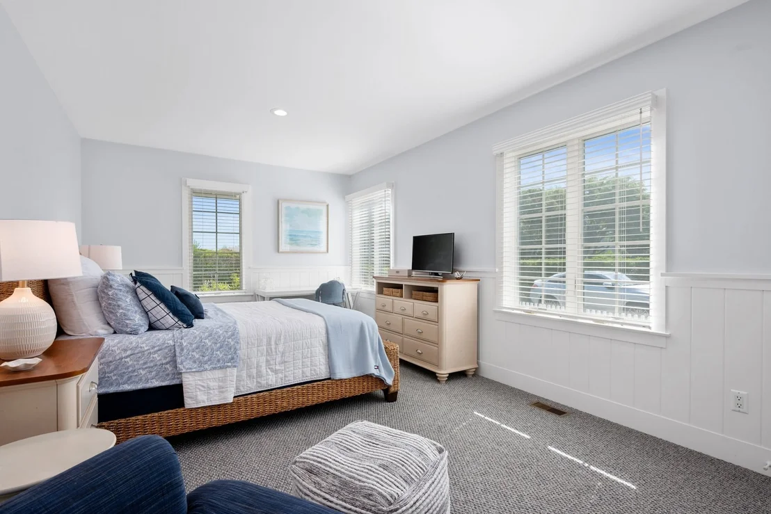 Photo of 122 Shore Drive West