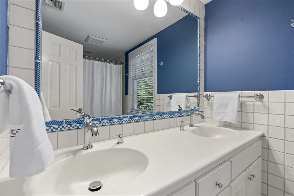 Photo of 8 Webster Lane