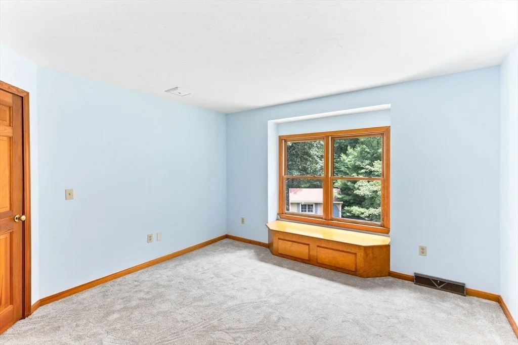 Photo of 15 Deerfield Dr