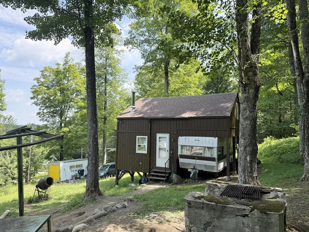 Photo of 32 Navaho Ln