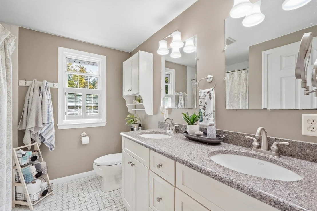 Photo of 36 Decorie Dr