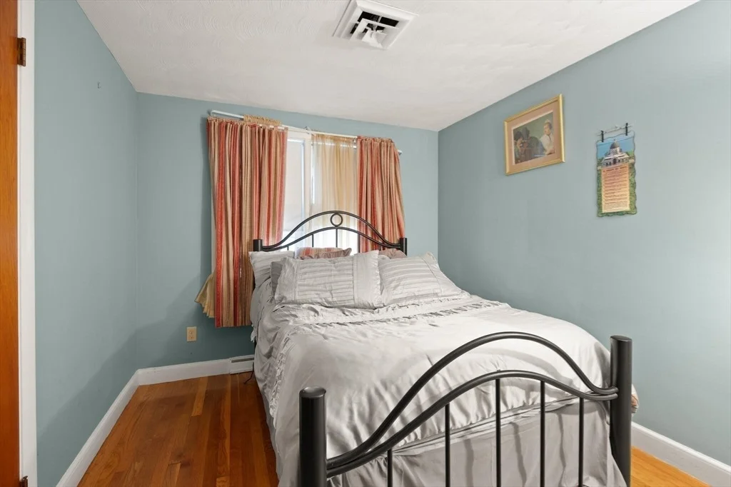 Photo of 27 Edison Avenue