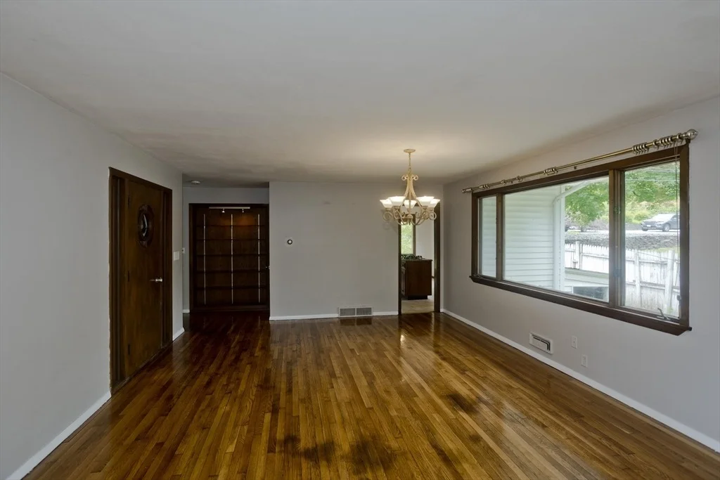 Photo of 52 Hillview Rd
