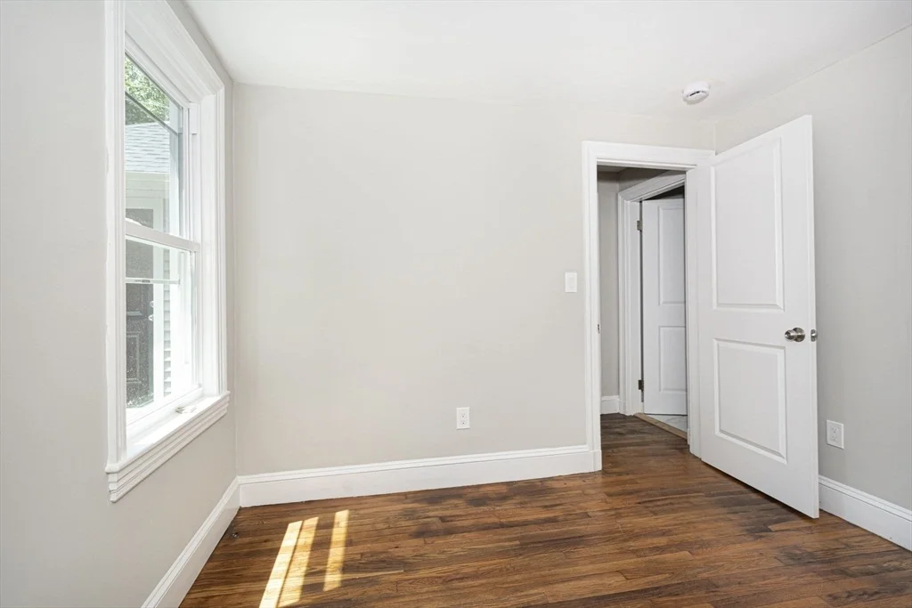 Photo of 394 Douglas St
