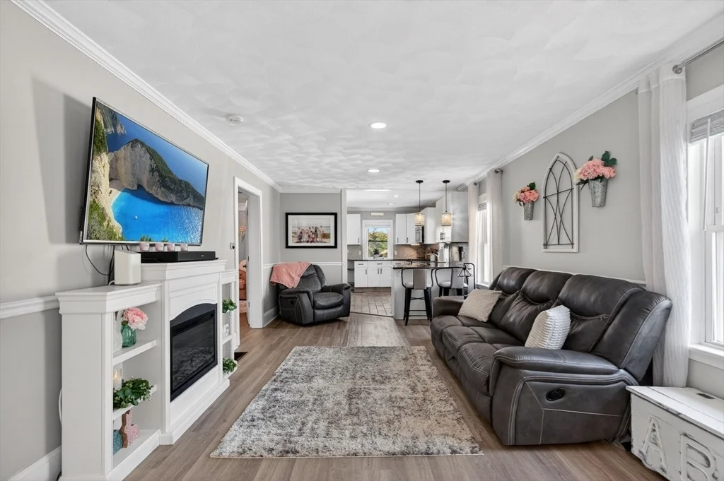 Photo of 423 Textile Ave