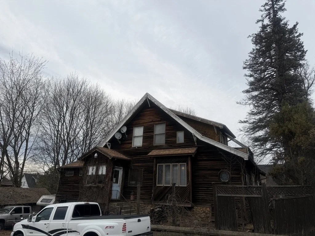 Photo of 621 Sunderland Rd