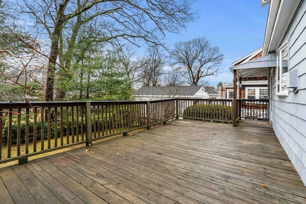 Photo of 184 Aspen Rd
