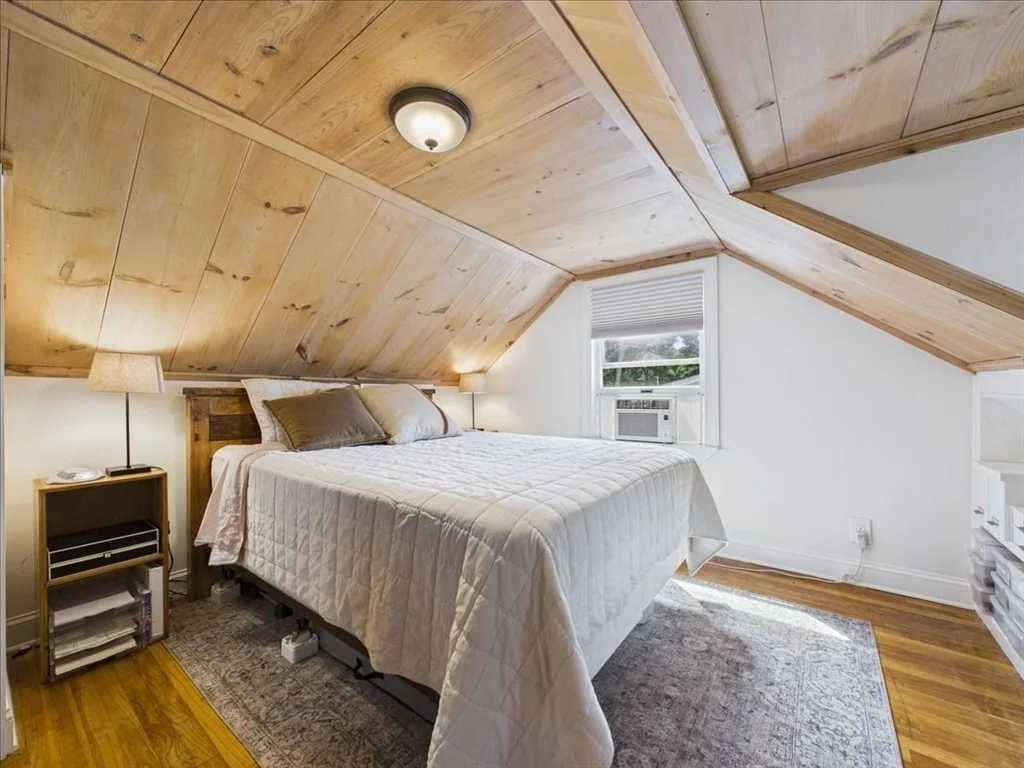 Photo of 104 Higgins Rd