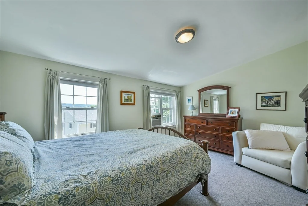 Photo of 261 Thompson Road