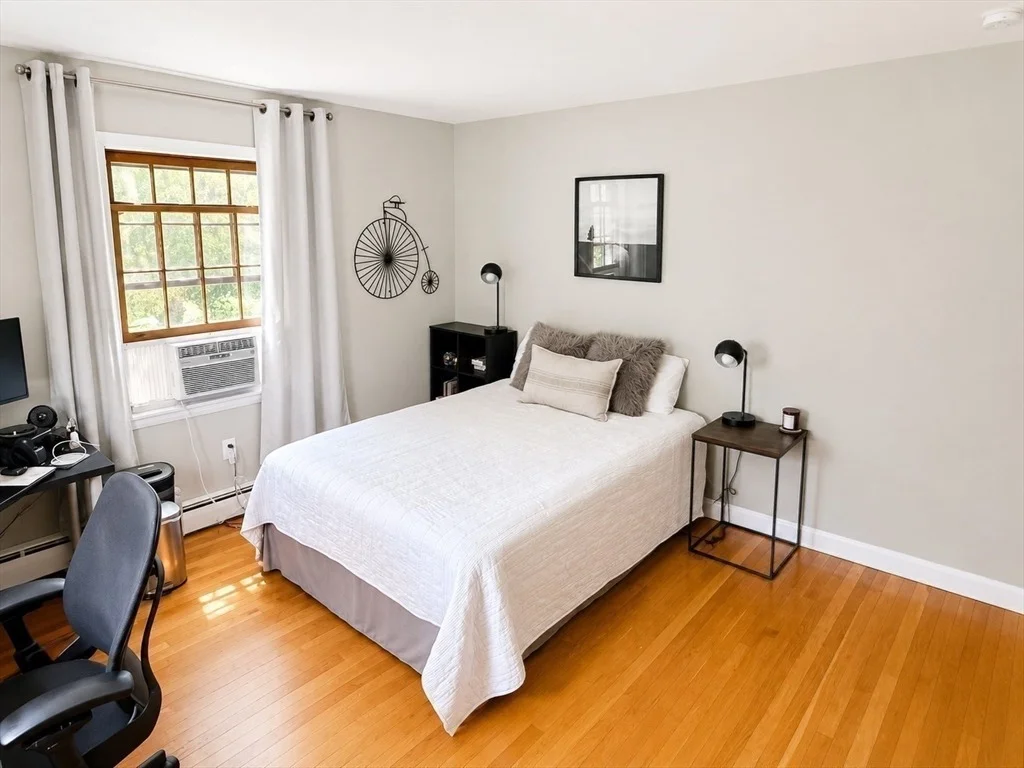 Photo of 100 Sutton Hill Rd