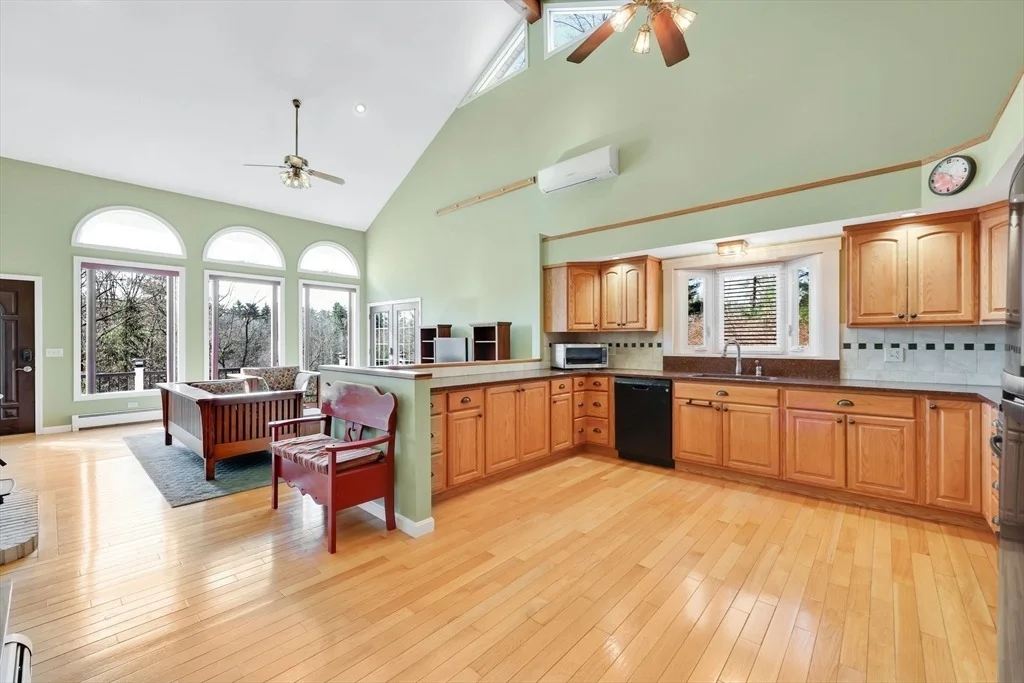 Photo of 19 Simmons Brook Dr