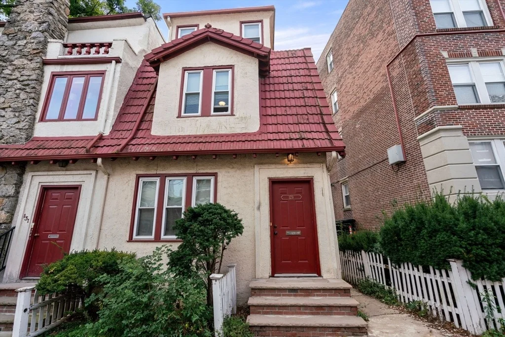 Photo of Unit A at 129 Sutherland Road
