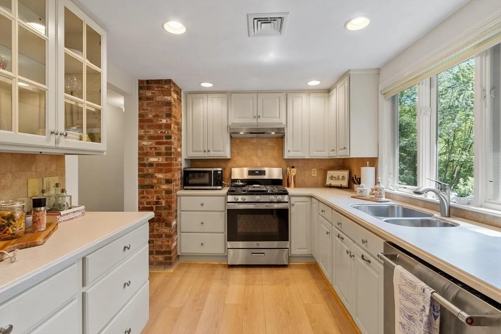 Photo of 159 Appleton St