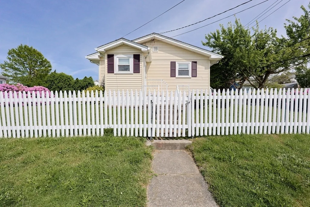 Photo of 320 Mount Hope Ave