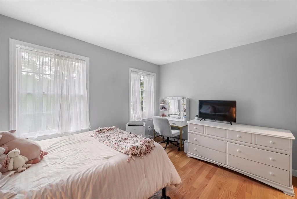 Photo of 381 Linebrook Rd