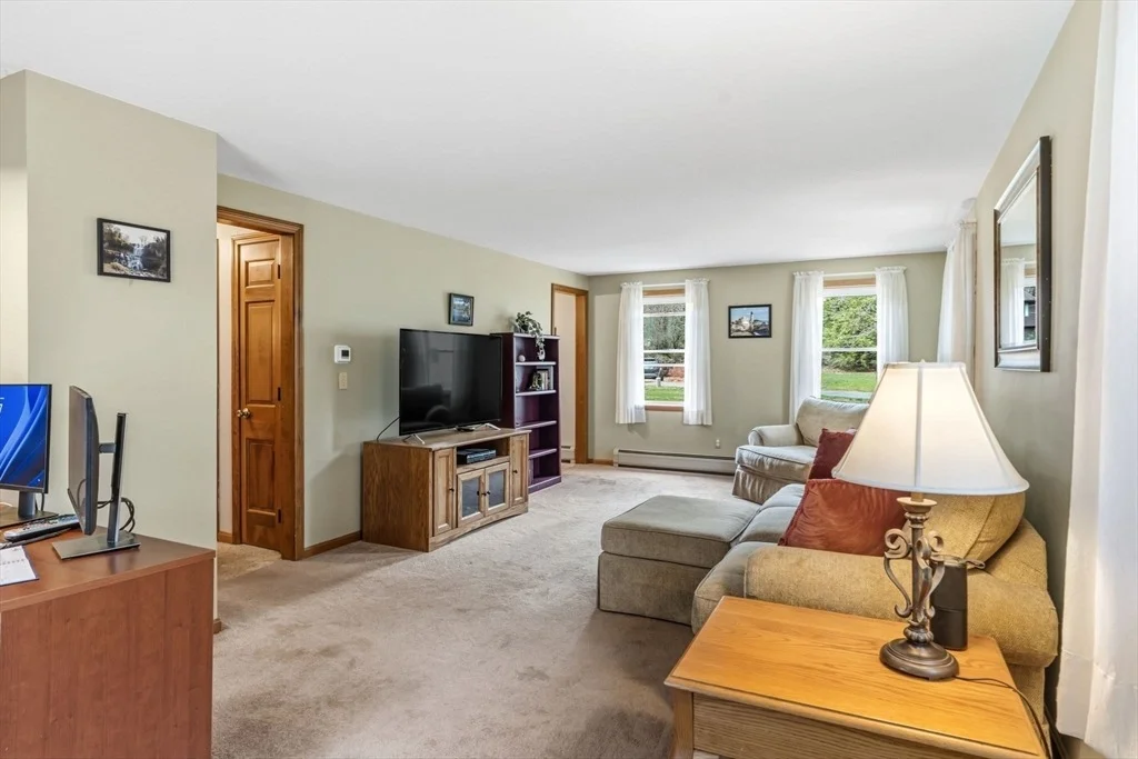 Photo of 8 Jeanne Circle
