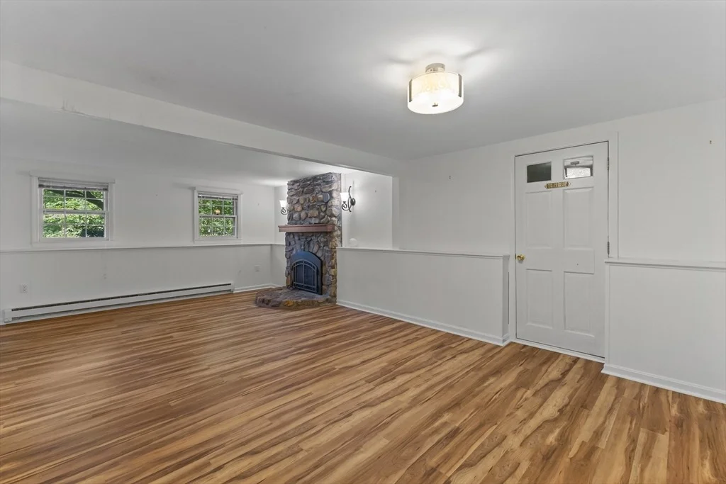 Photo of 627 Main St