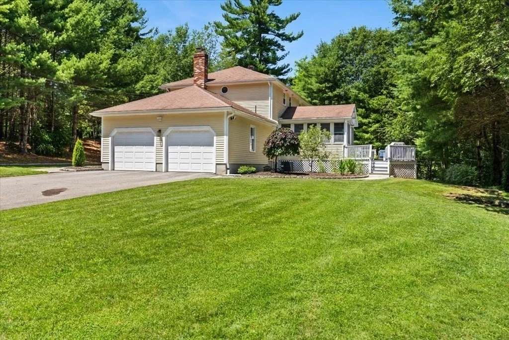 Photo of 74 Lakeview Rd