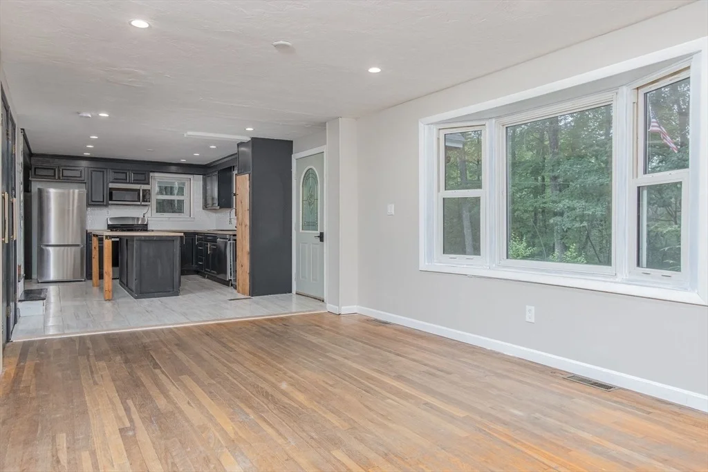 Photo of 835 Erickson Road