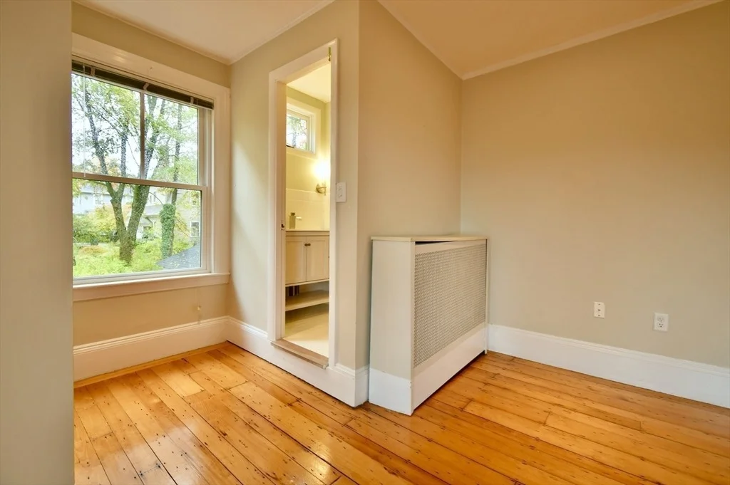 Photo of 141 Beacon St