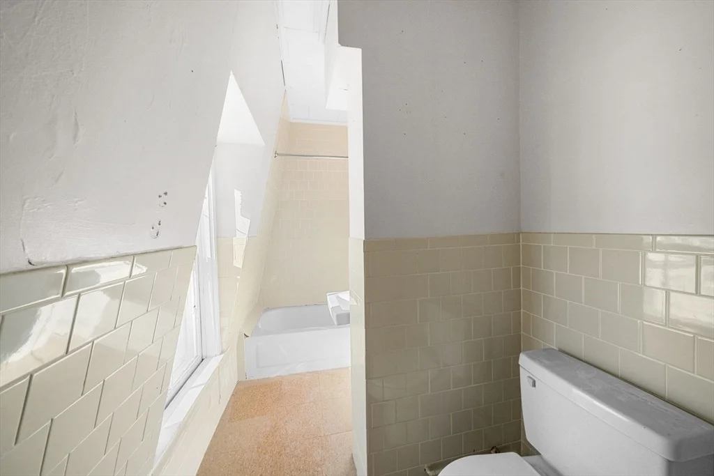 Photo of 482 Snell St